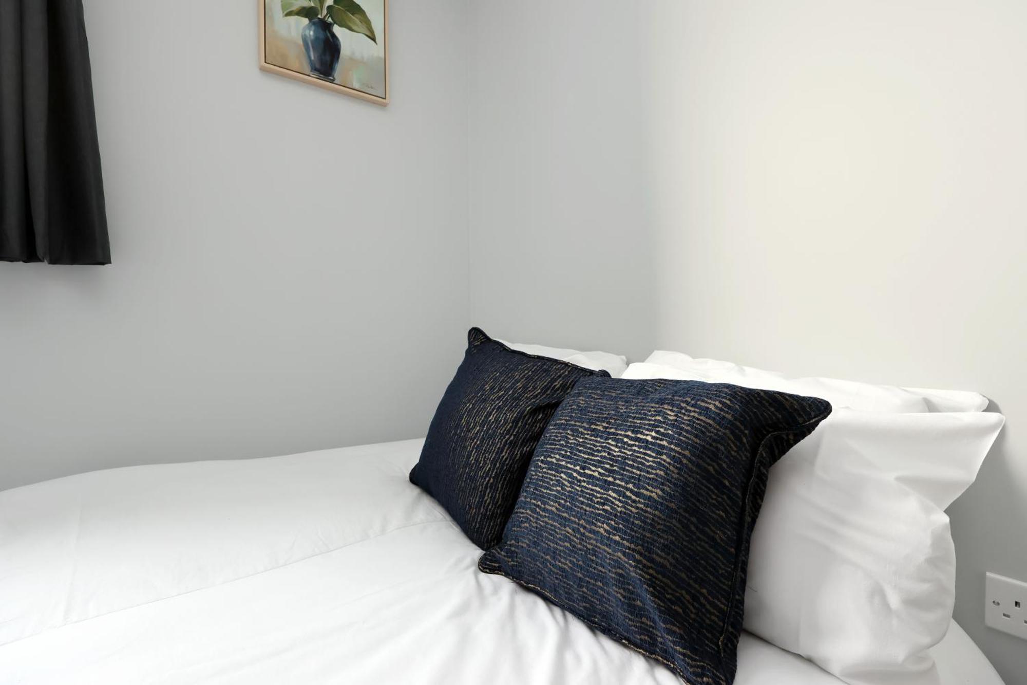 En-Suite Double Rooms, Smart Tv Comfy Style Llanelli Buitenkant foto