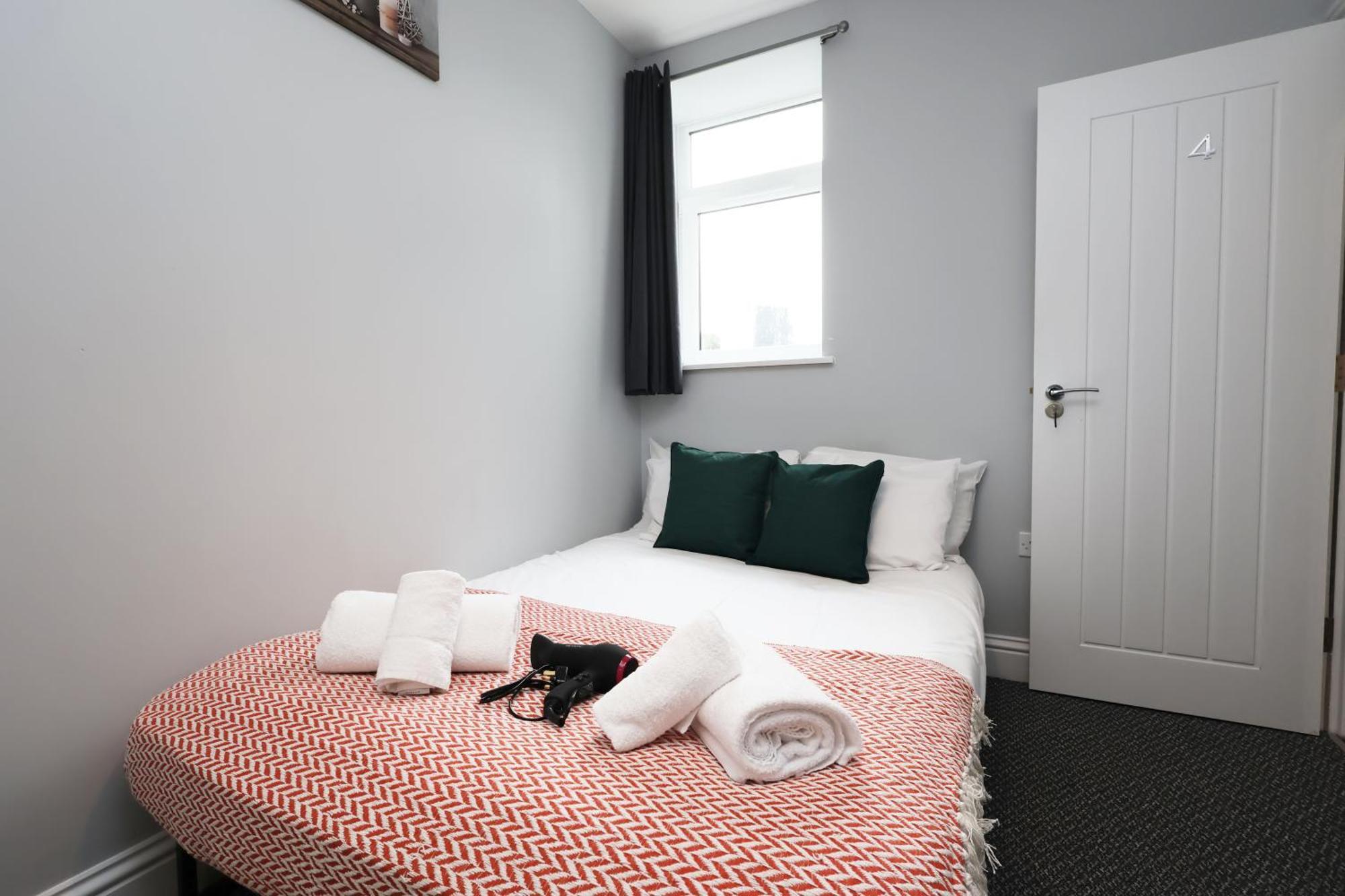 En-Suite Double Rooms, Smart Tv Comfy Style Llanelli Buitenkant foto
