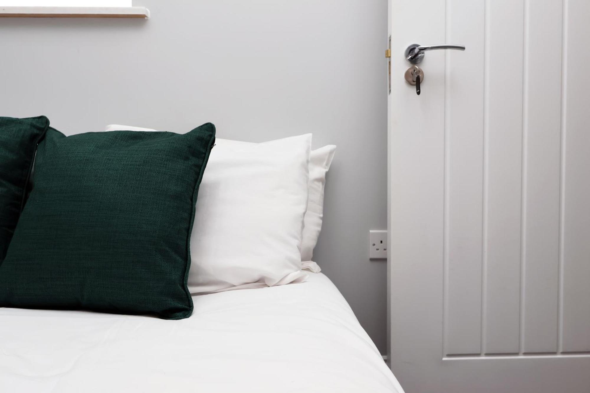 En-Suite Double Rooms, Smart Tv Comfy Style Llanelli Buitenkant foto