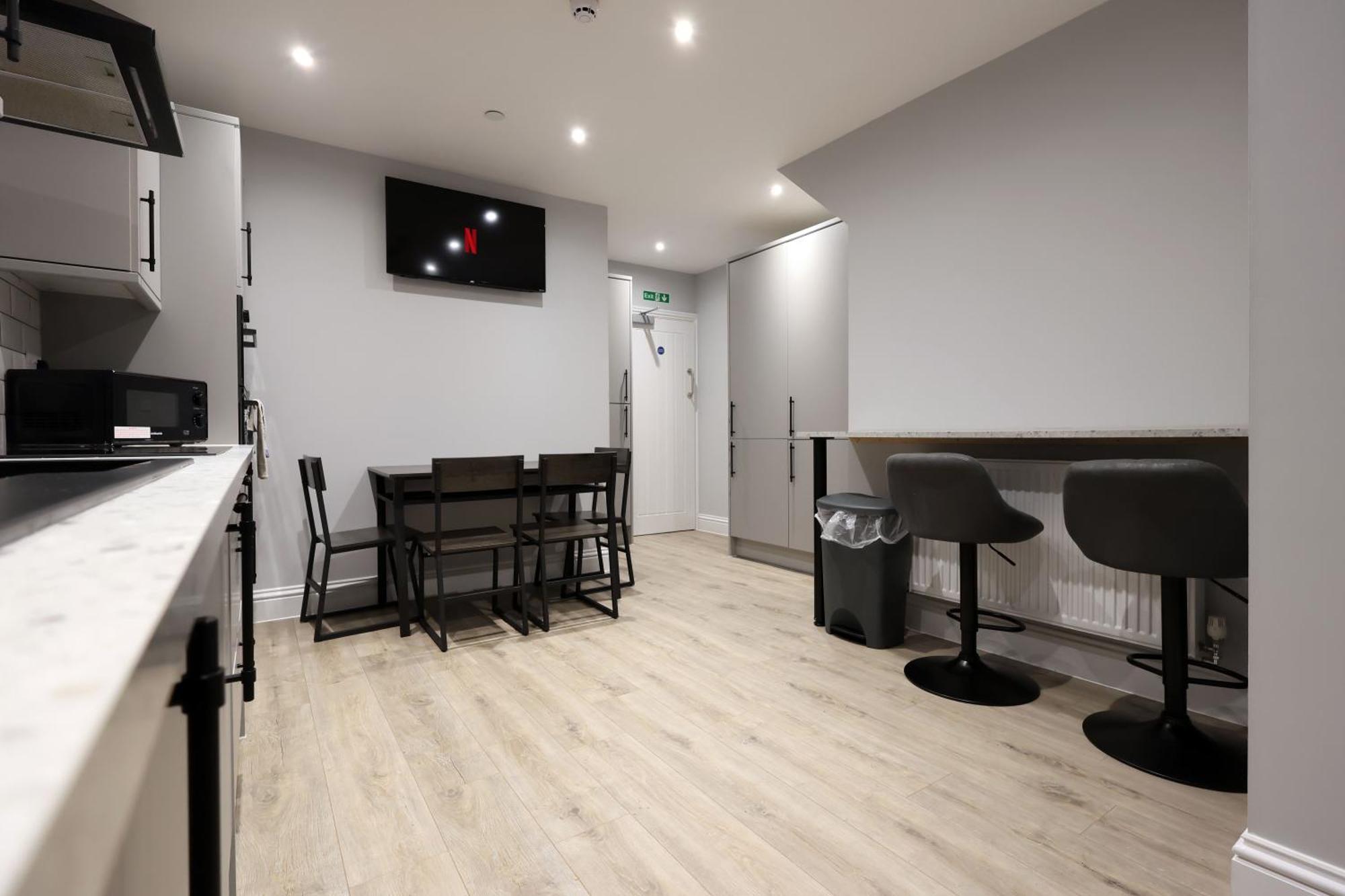 En-Suite Double Rooms, Smart Tv Comfy Style Llanelli Buitenkant foto