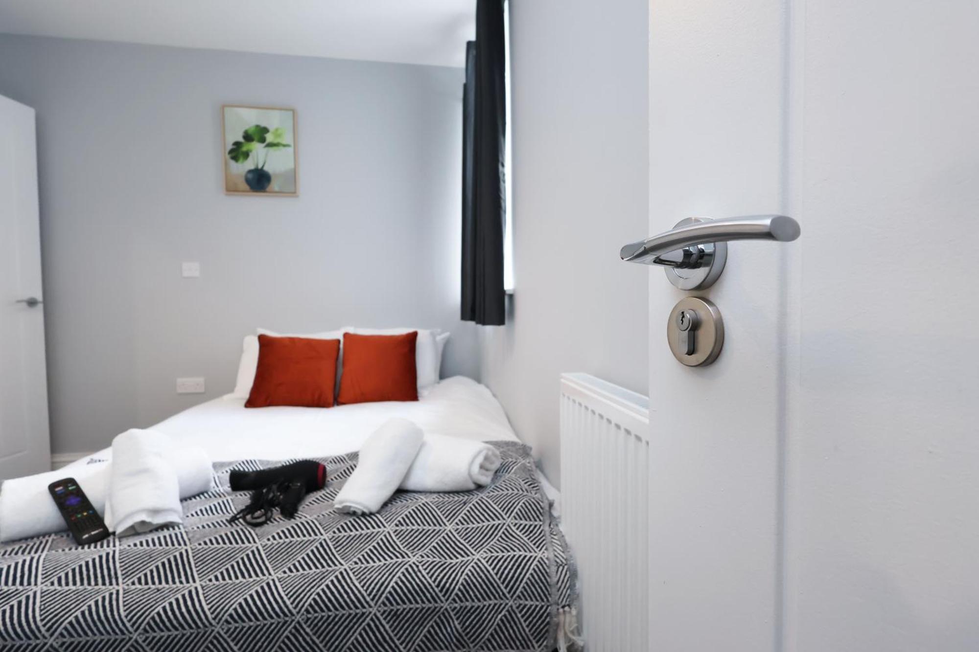 En-Suite Double Rooms, Smart Tv Comfy Style Llanelli Buitenkant foto