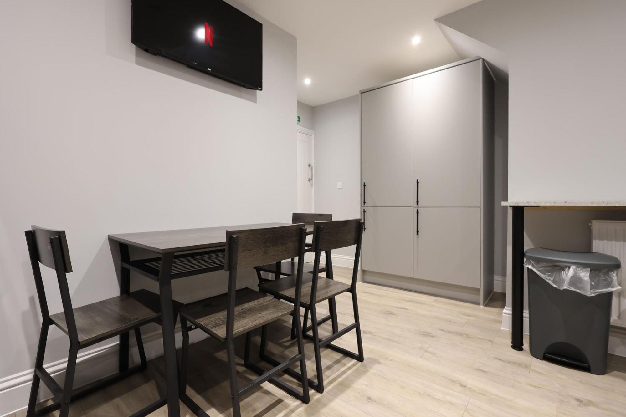 En-Suite Double Rooms, Smart Tv Comfy Style Llanelli Buitenkant foto