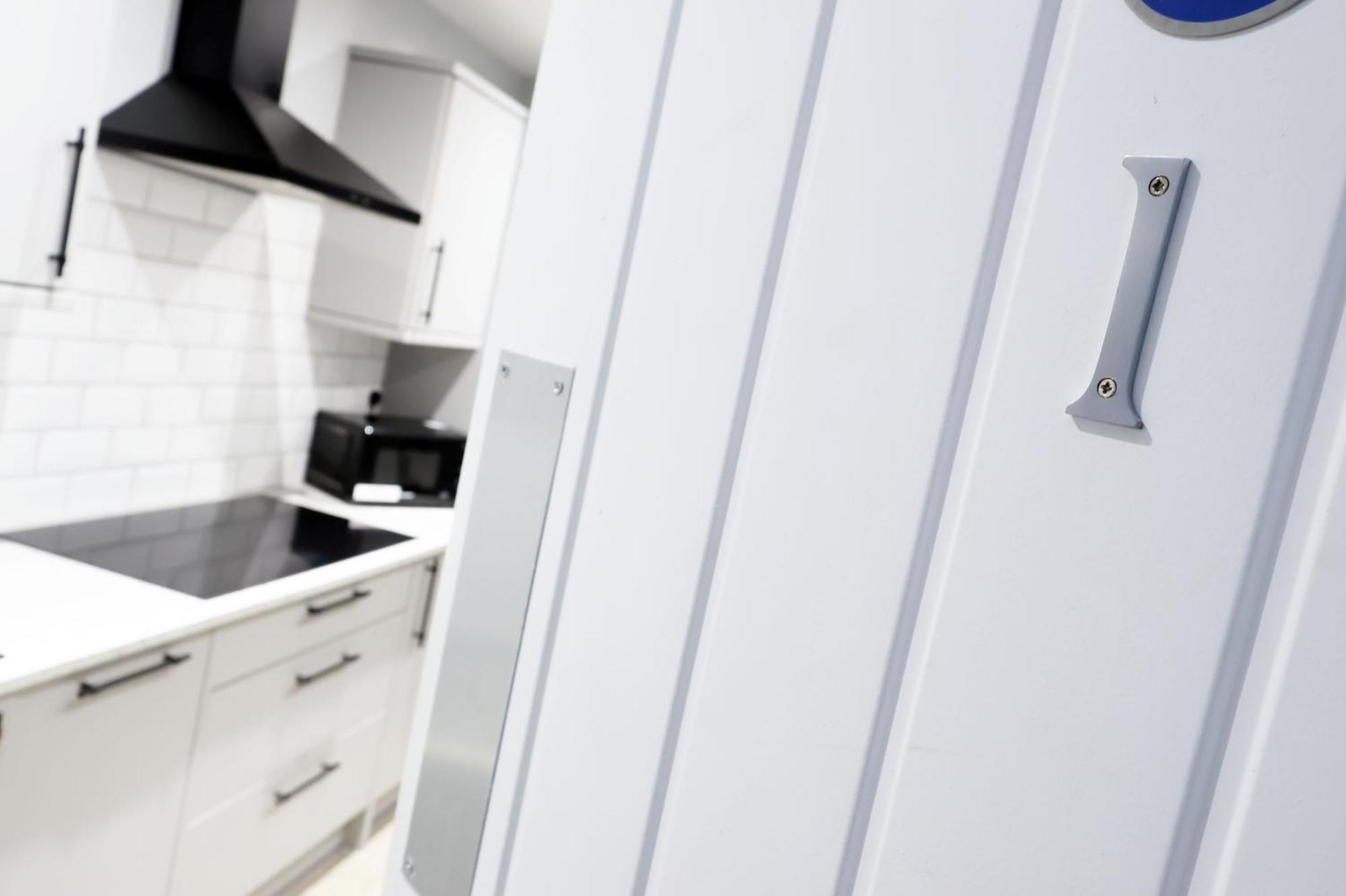 En-Suite Double Rooms, Smart Tv Comfy Style Llanelli Buitenkant foto