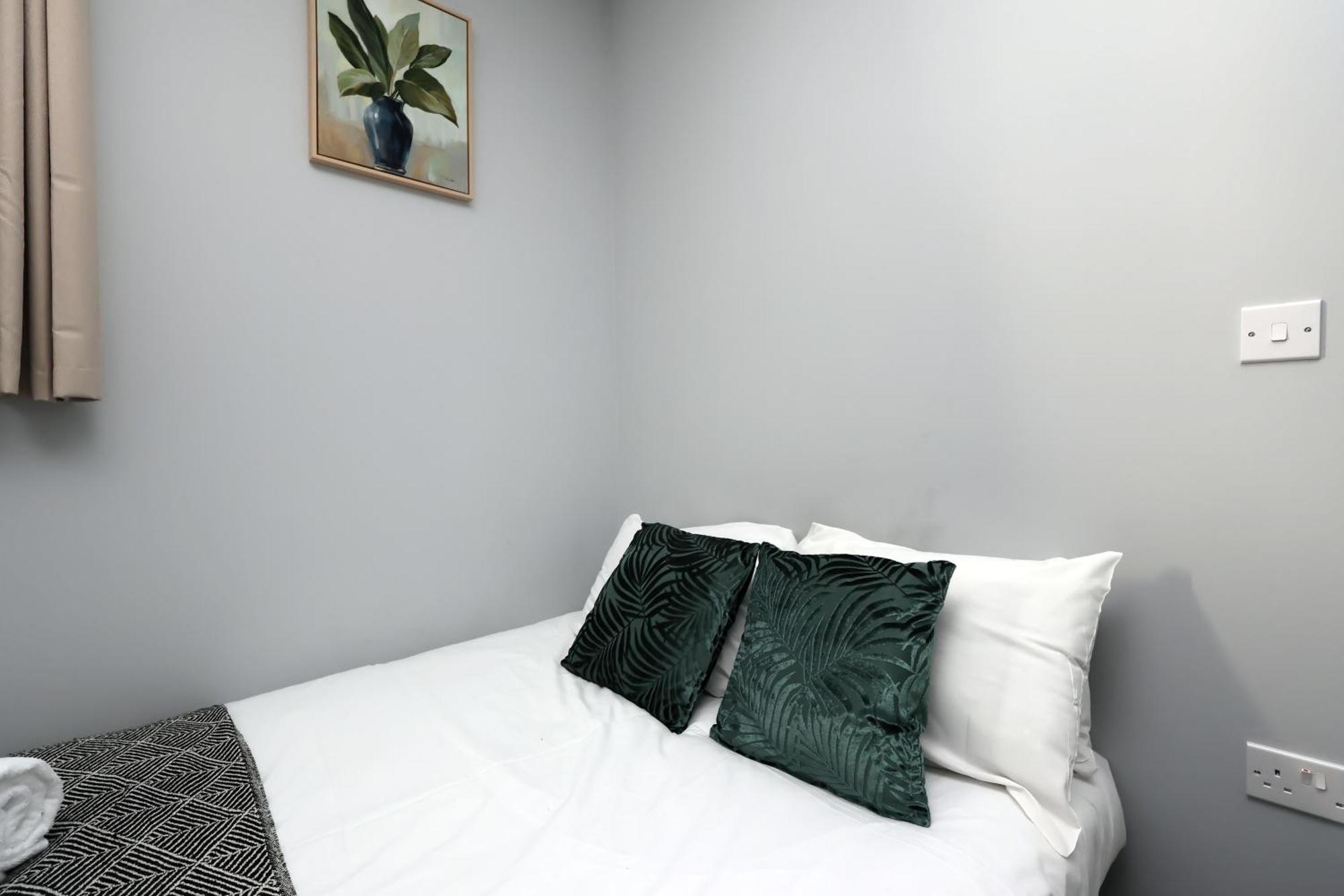 En-Suite Double Rooms, Smart Tv Comfy Style Llanelli Buitenkant foto